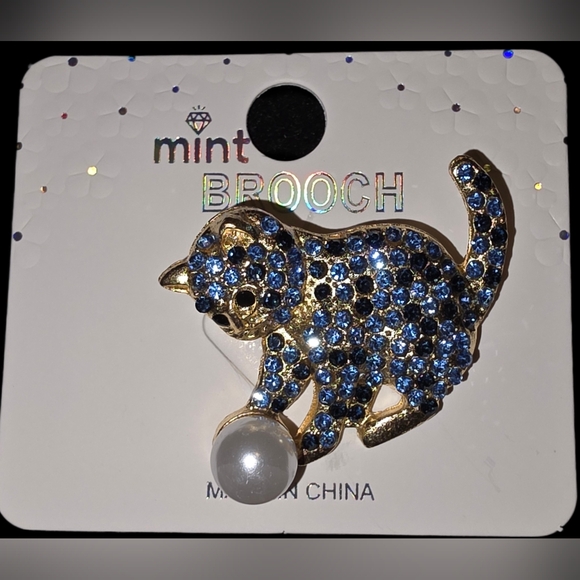 Blue Rhinestone Cat Brooch - Picture 2 of 2